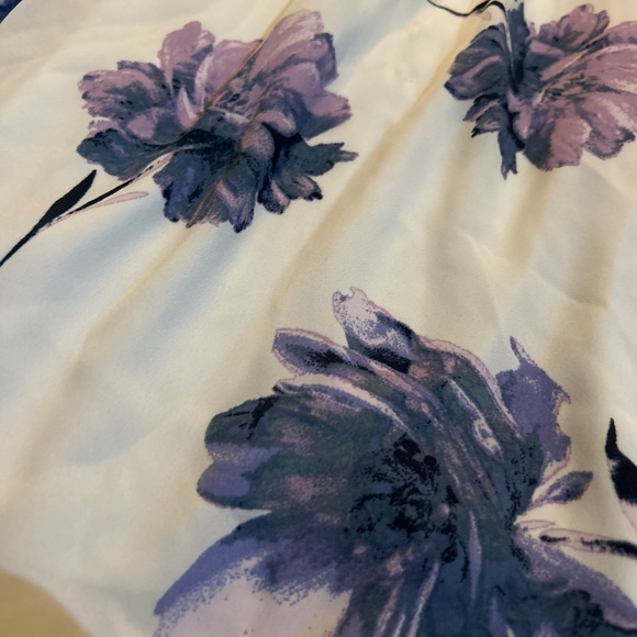 White dress with florals - Picture 2 of 2